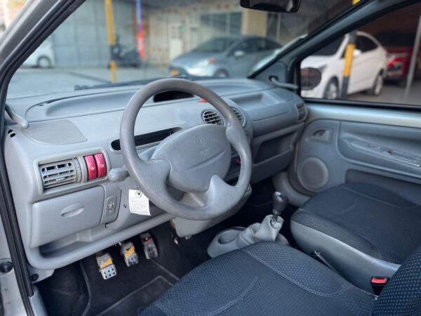 Renault Twingo 2013 1.2 Access + - Image 13
