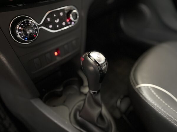 Renault Logan 2022 Privilege/Intens - Image 9
