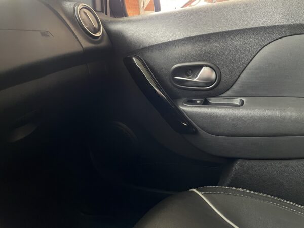 Renault Logan 2022 Privilege/Intens - Image 15
