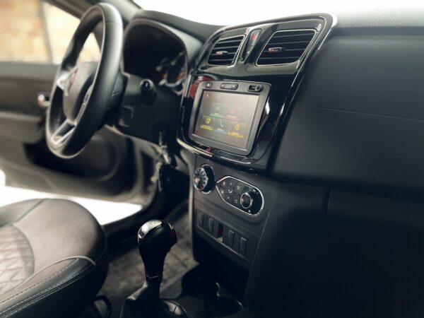 Renault Logan 2022 Privilege/Intens - Image 16