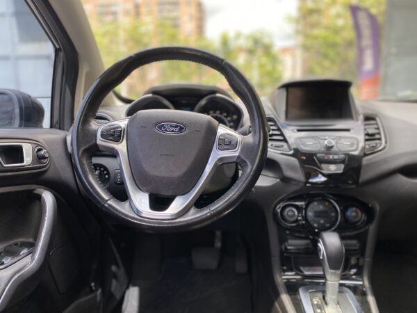 Ford Fiesta 2015 Titanium - Image 13