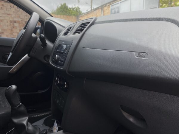 Renault Sandero 2019 Life - Image 12