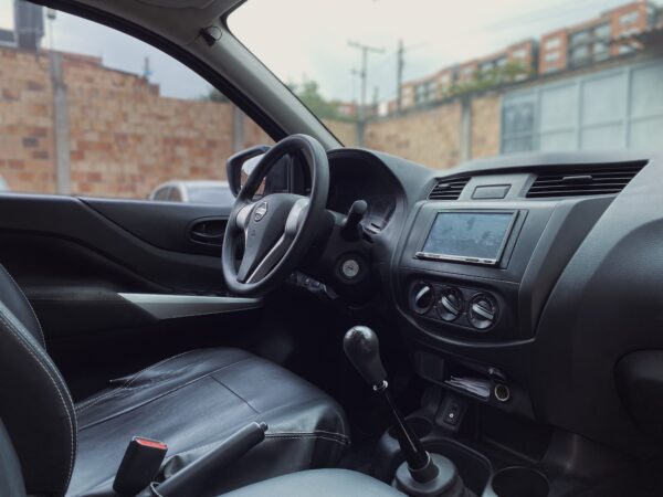 Nissan Frontier NP300 2021 MT - Image 12
