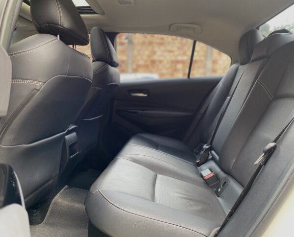Toyota Corolla 2020 Híbrido SE-G - Image 18