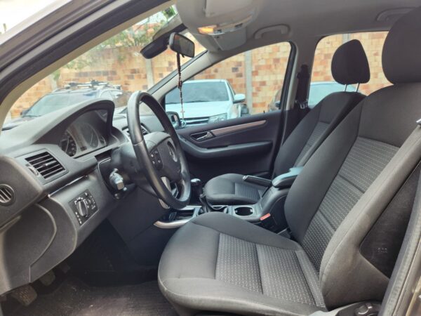 Mercedes Benz B180 2010 - Image 12