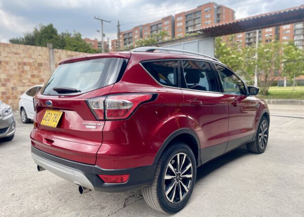 Ford Escape 2017 Titanium 4WD - Image 4