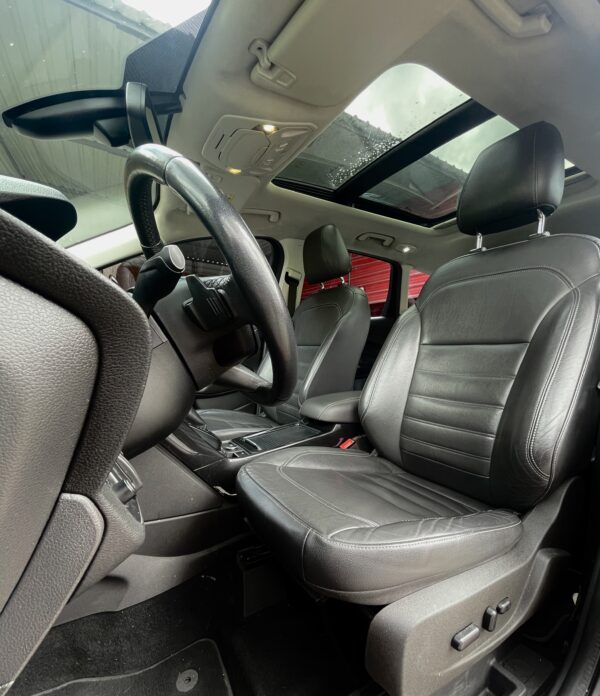 Ford Escape 2017 Titanium 4WD - Image 10