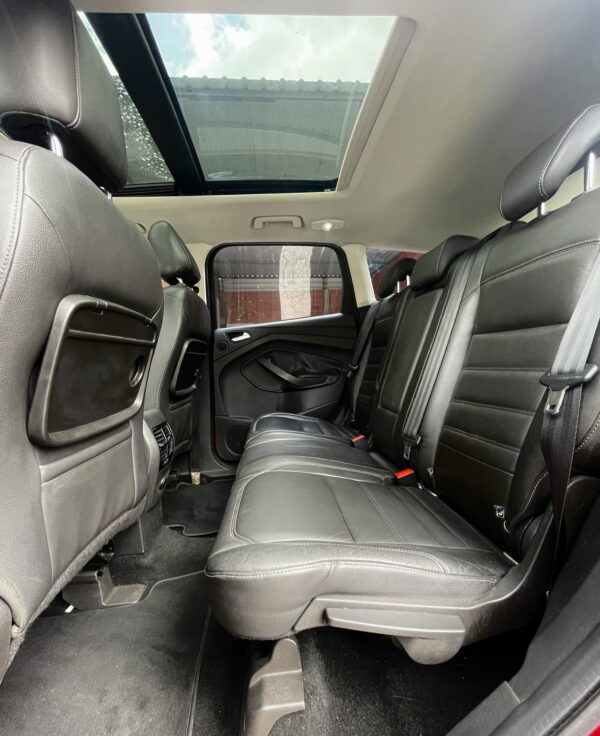 Ford Escape 2017 Titanium 4WD - Image 11