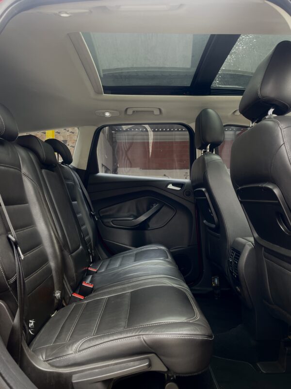 Ford Escape 2017 Titanium 4WD - Image 15