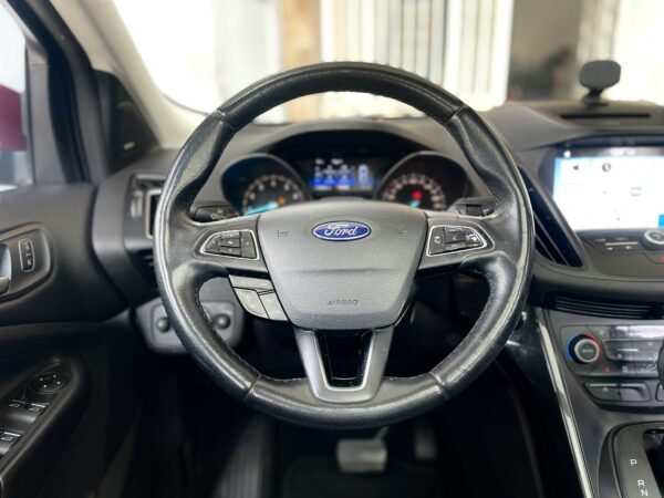 Ford Escape 2017 Titanium 4WD - Image 17