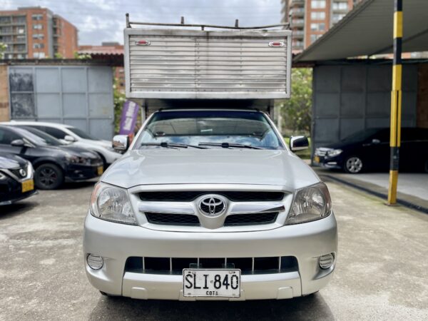 Toyota Hilux 2007 Furgón - Image 2