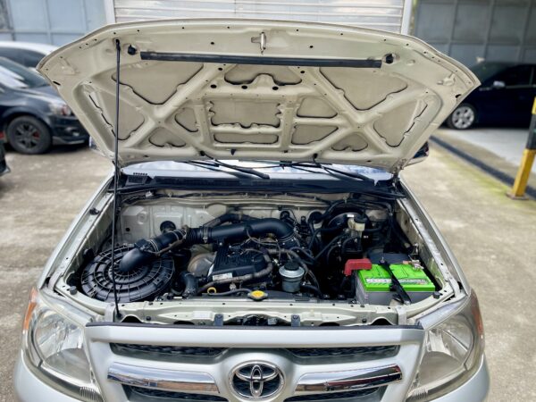 Toyota Hilux 2007 Furgón - Image 8