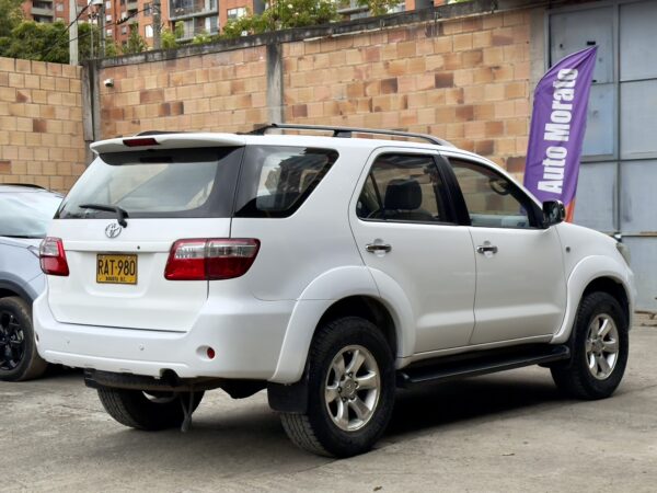 Toyota Fortuner 2010 2.7 - Image 4