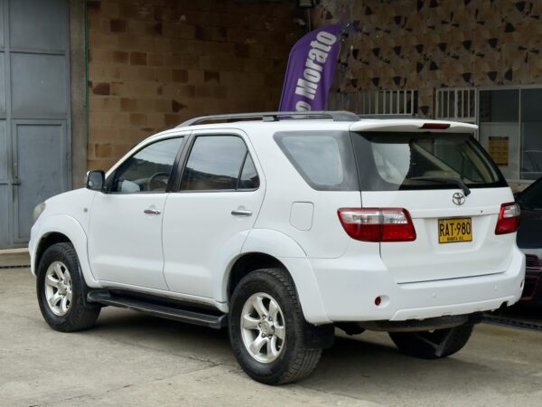 Toyota Fortuner 2010 2.7 - Image 6