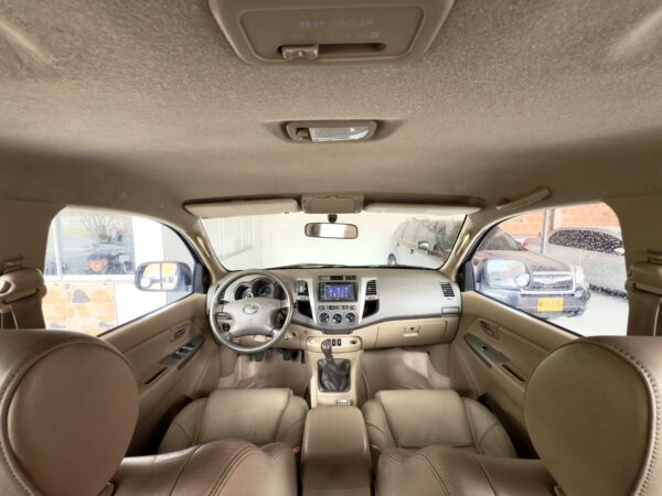 Toyota Fortuner 2010 2.7 - Image 12
