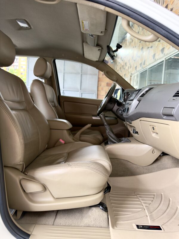 Toyota Fortuner 2010 2.7 - Image 14