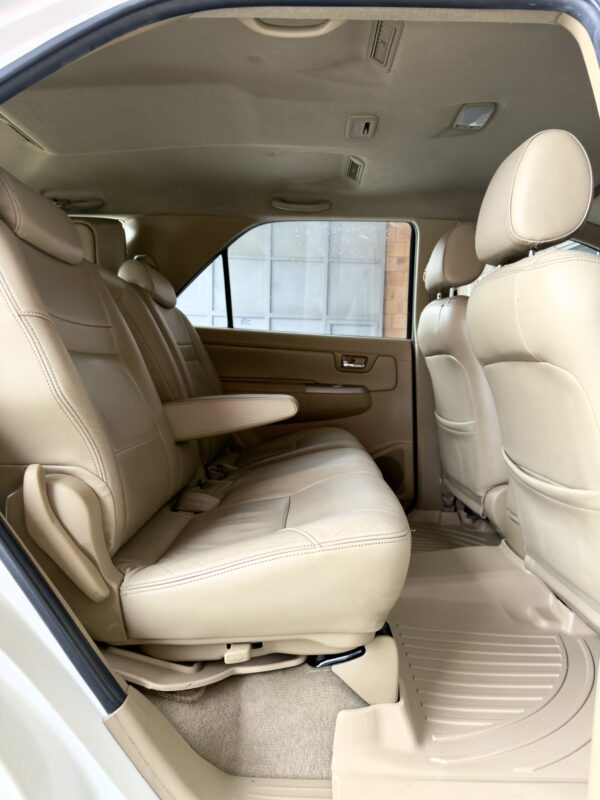 Toyota Fortuner 2010 2.7 - Image 15