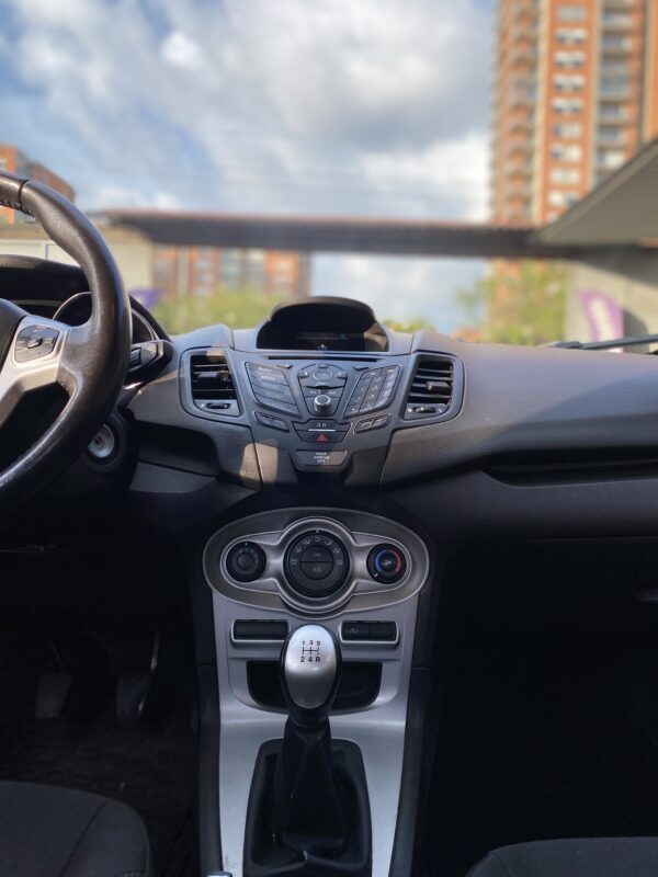 Ford Fiesta 2016 Sportback SE - Image 14