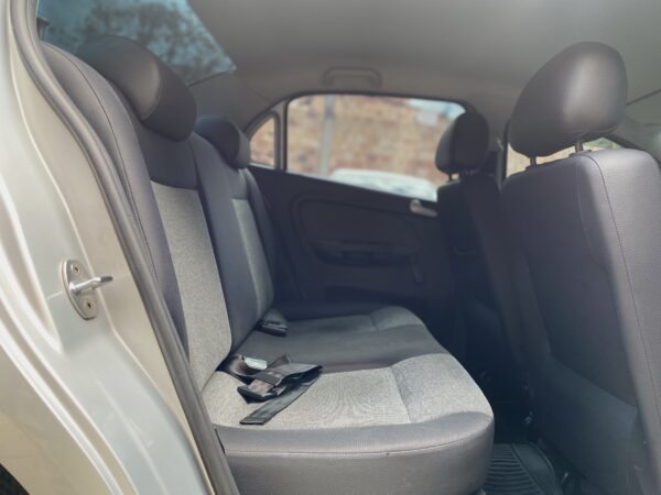 Volkswagen Voyage 2014 Comfortline - Image 8