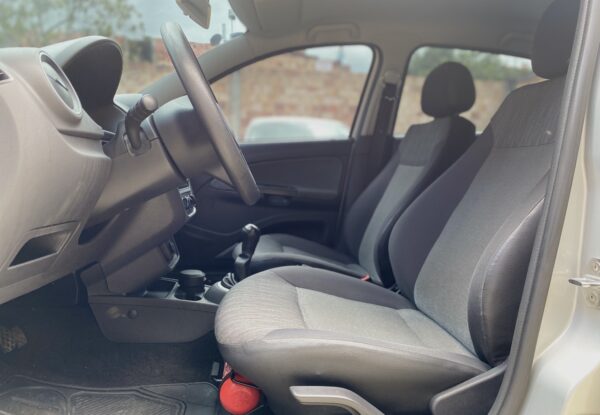 Volkswagen Voyage 2014 Comfortline - Image 14
