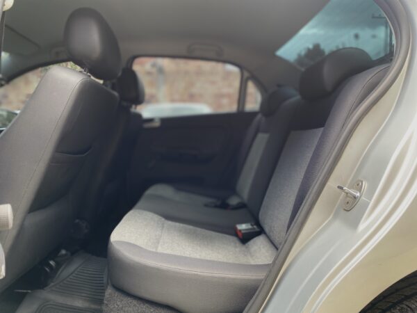 Volkswagen Voyage 2014 Comfortline - Image 16
