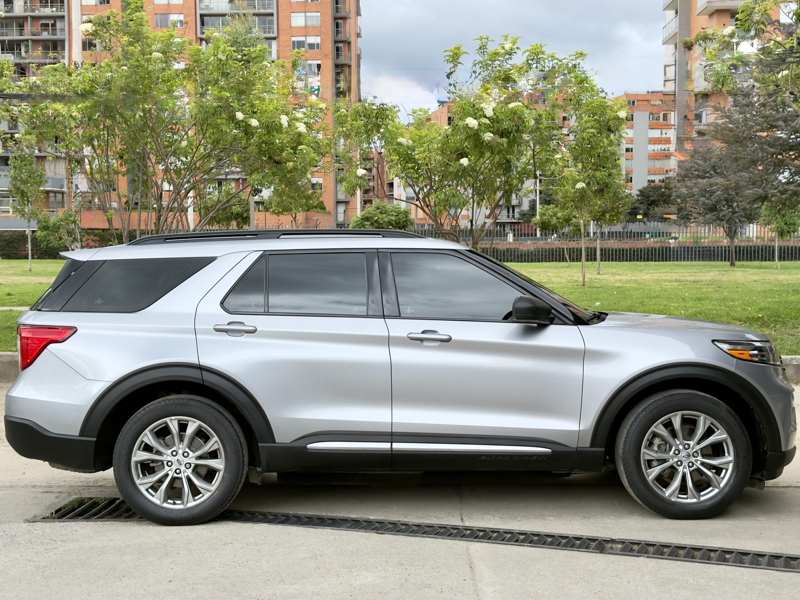 Ford Explorer 2.3l - Image 4