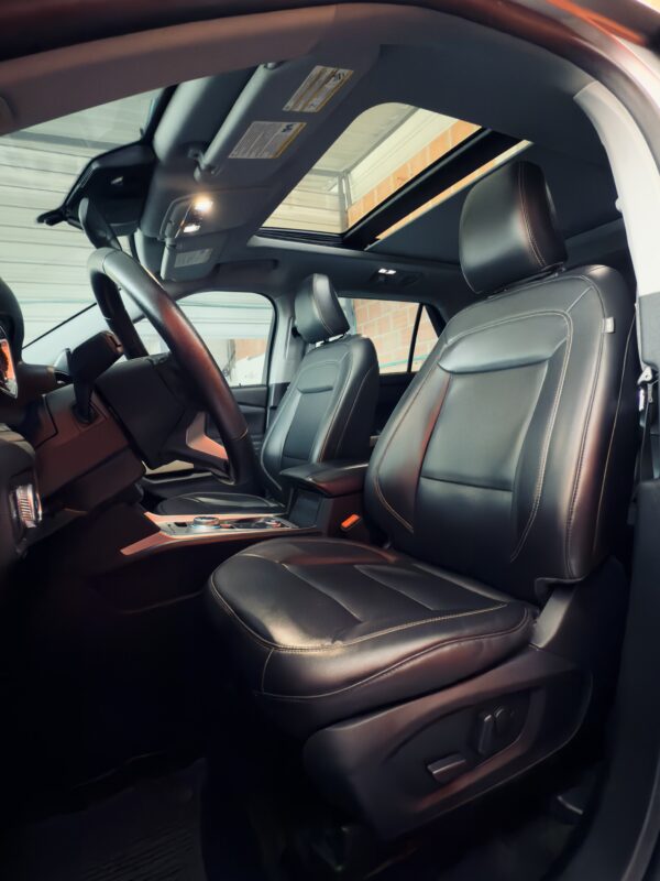 Ford Explorer 2.3l - Image 12