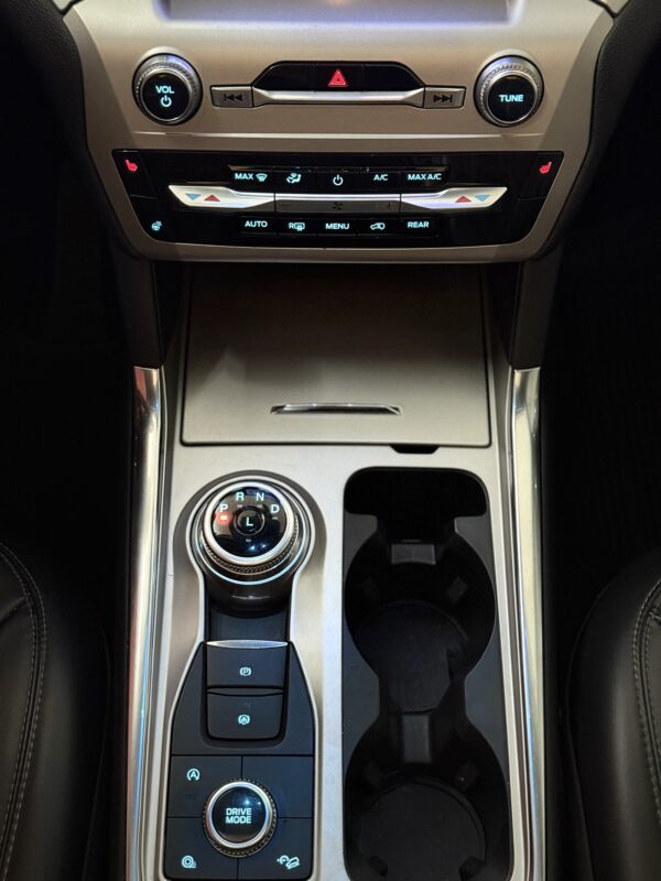 Ford Explorer 2.3l - Image 17