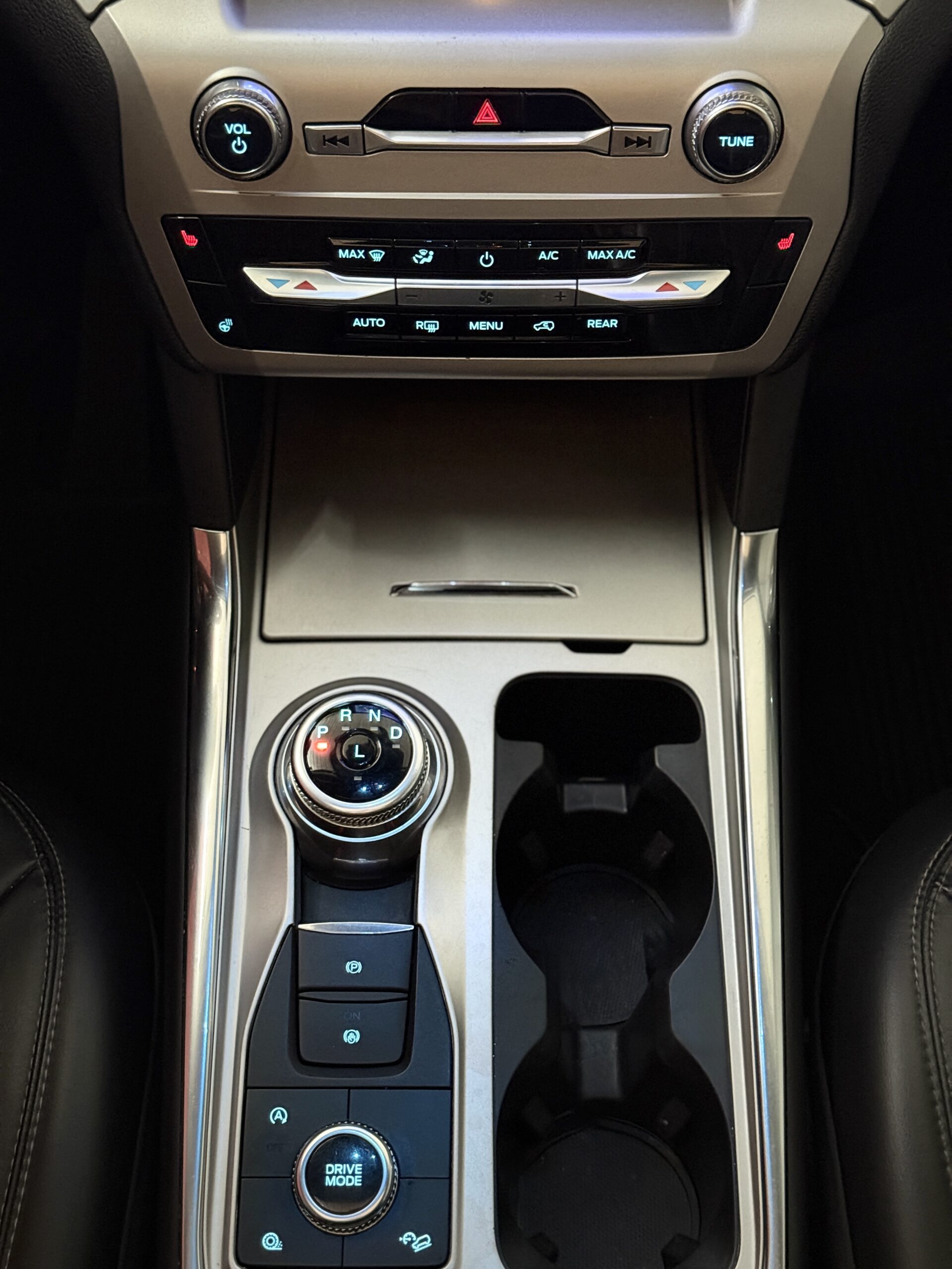 Ford Explorer 2.3l - Image 17