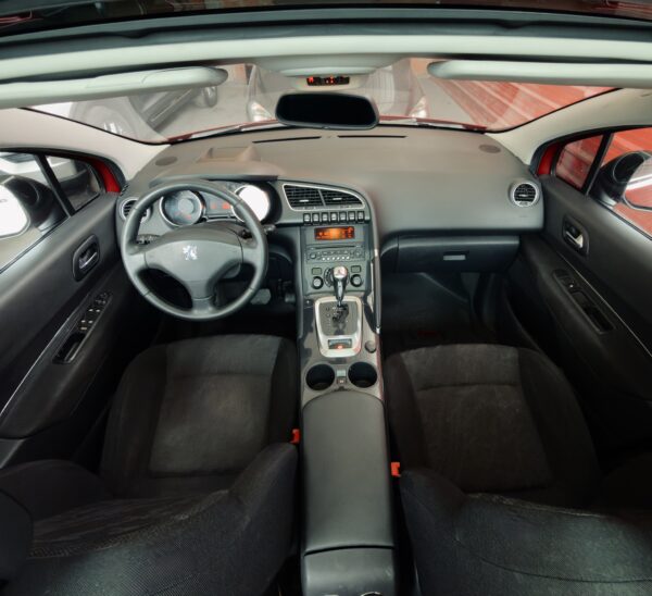 Peugeot 3008 2012 Premium 1.6 - Image 8