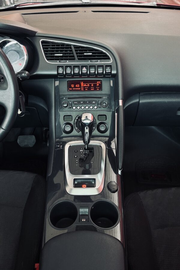 Peugeot 3008 2012 Premium 1.6 - Image 11