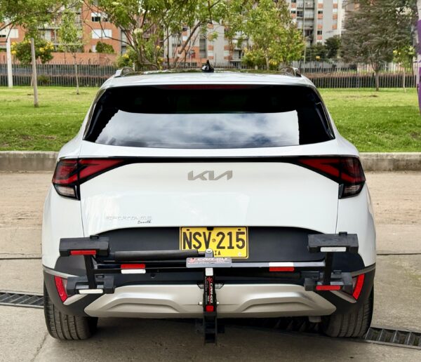 Kia Sportage 2.0 Zenith At 4X2 - Image 5