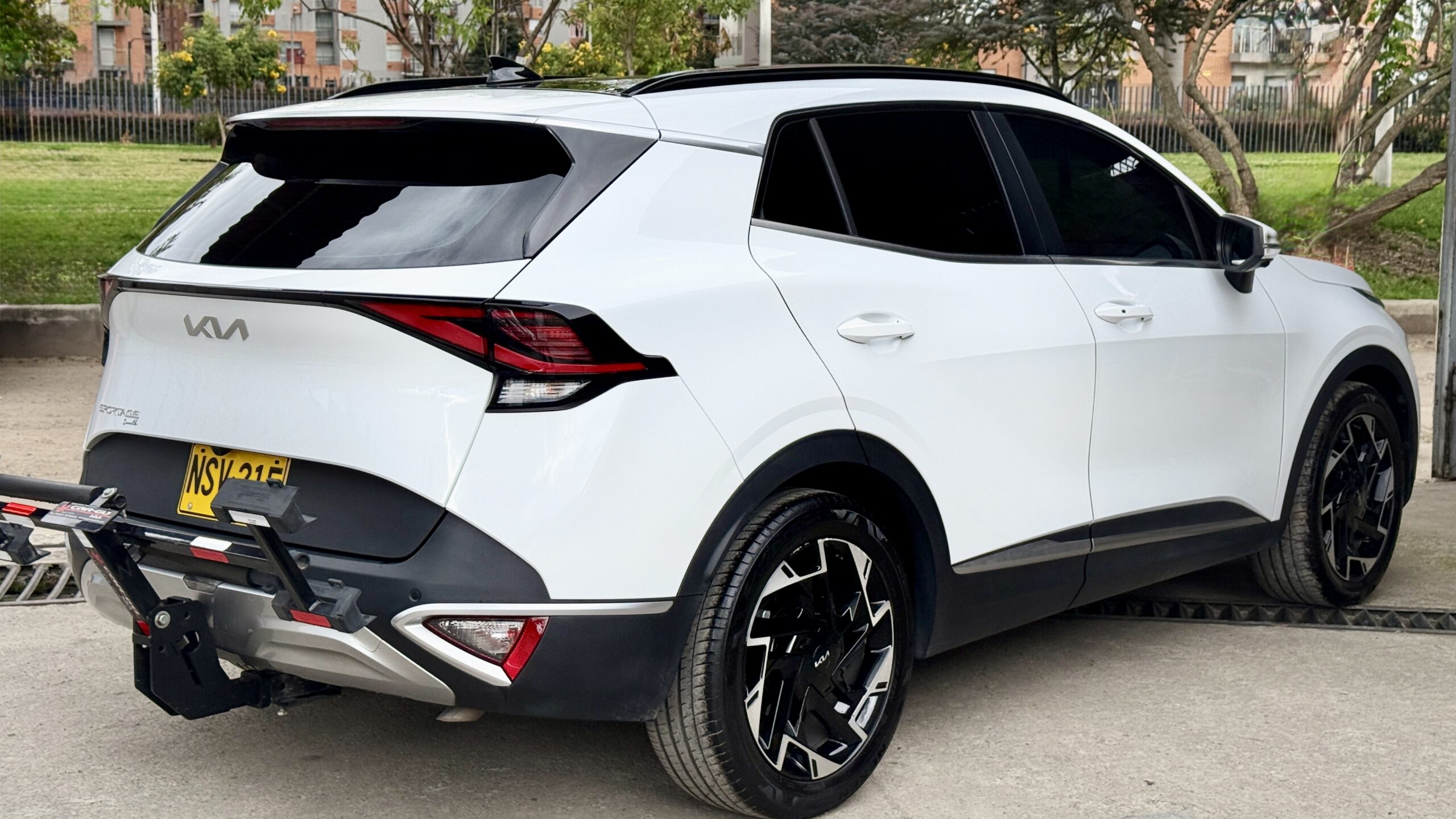 Kia Sportage 2.0 Zenith At 4X2 - Image 4