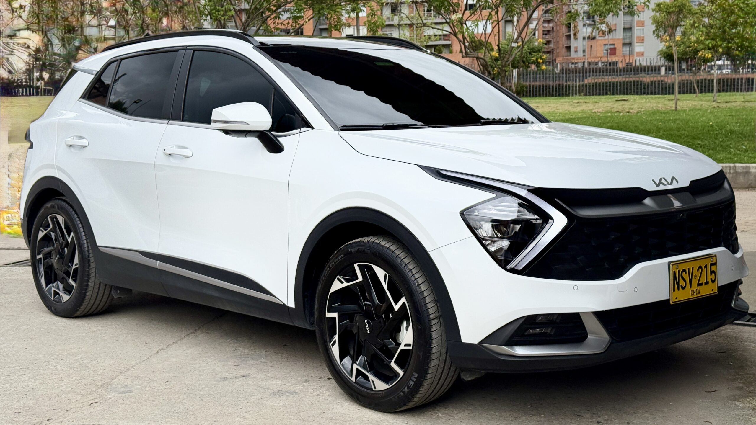 Kia Sportage 2.0 Zenith At 4X2 - Image 3