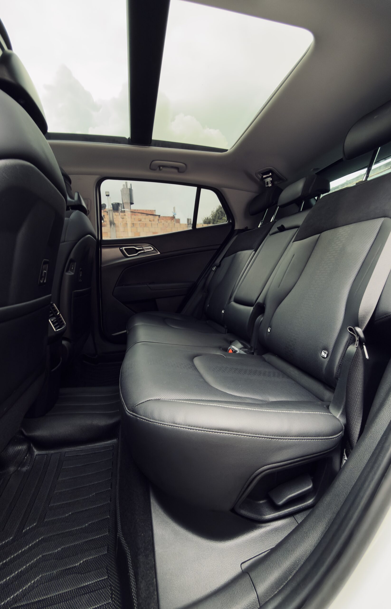 Kia Sportage 2.0 Zenith At 4X2 - Image 15
