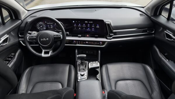 Kia Sportage 2.0 Zenith At 4X2 - Image 20