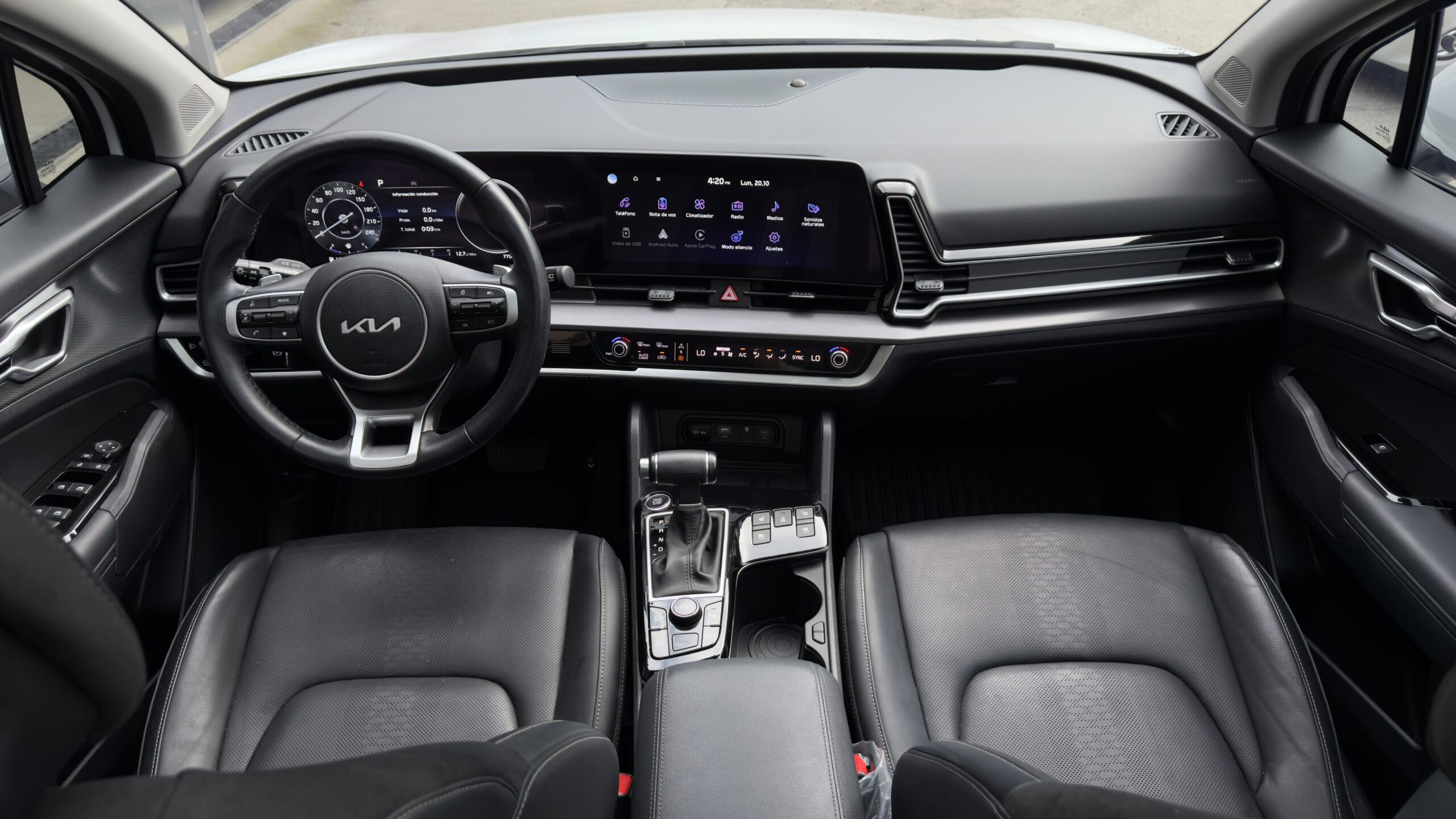 Kia Sportage 2.0 Zenith At 4X2 - Image 20