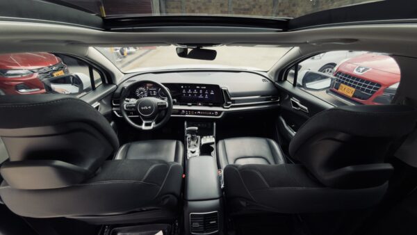Kia Sportage 2.0 Zenith At 4X2 - Image 21